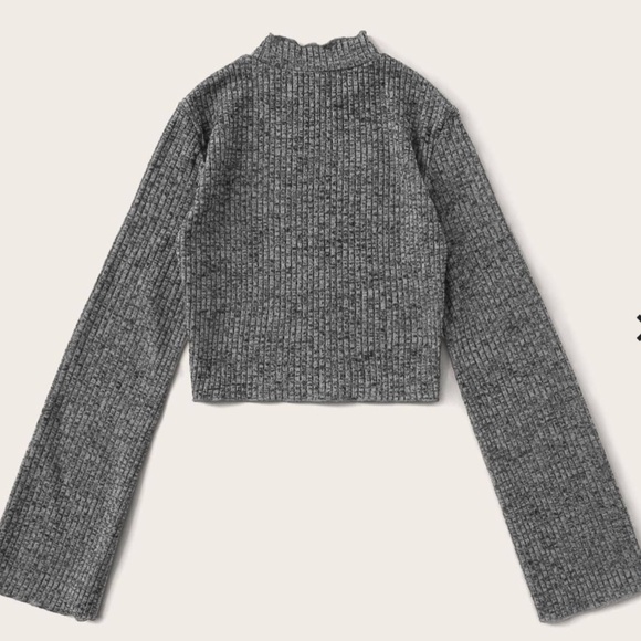 NWOT Grey Long Sleeve Crop Top - Picture 4 of 8